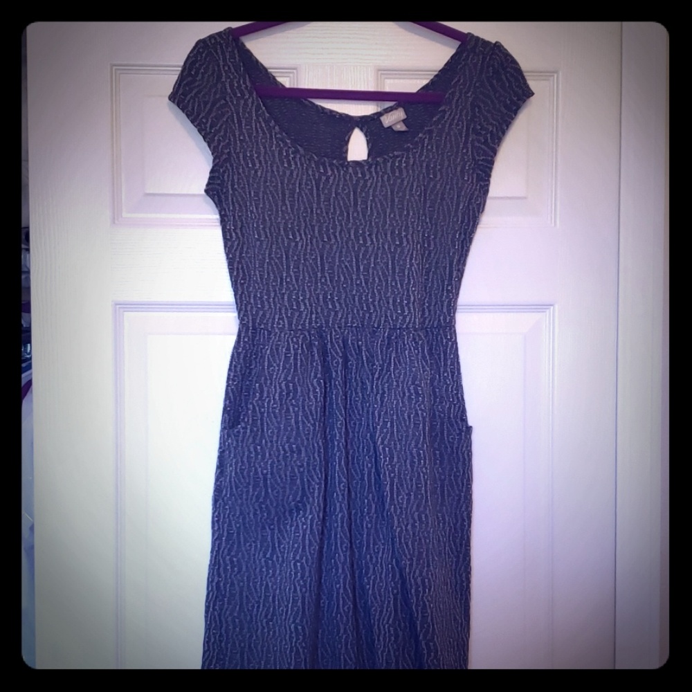 Vanity black & gray pattern dress w/ pockets
